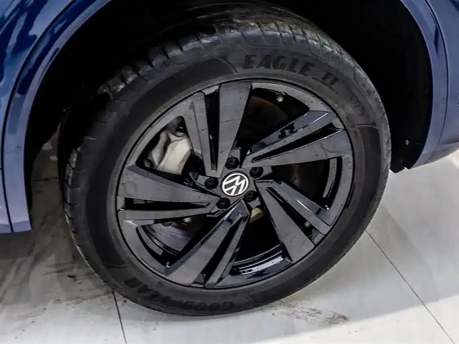 2022 Volkswagen Touareg 3.0TSI R-Line, Obsidian Black Sport Package — миниатюра 22
