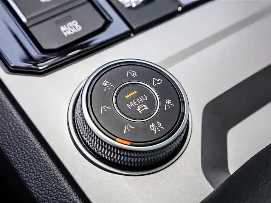2022 Volkswagen Touareg 3.0TSI R-Line, Obsidian Black Sport Package — миниатюра 31