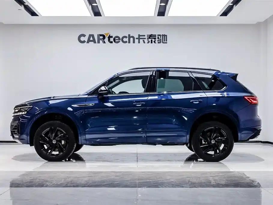 2022 Volkswagen Touareg 3.0TSI R-Line, Obsidian Black Sport Package — миниатюра 3