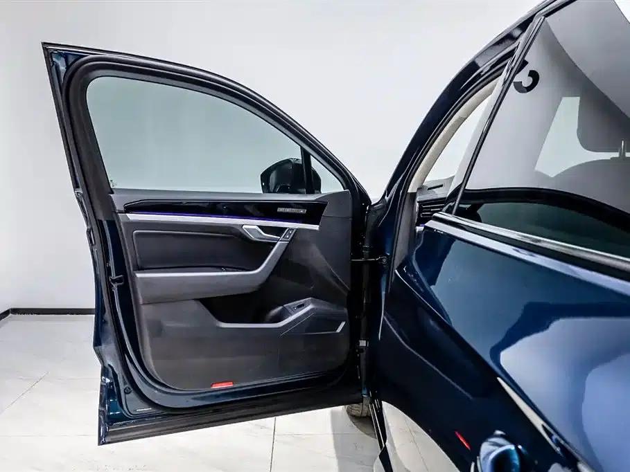 2022 Volkswagen Touareg 3.0TSI R-Line, Obsidian Black Sport Package — миниатюра 8