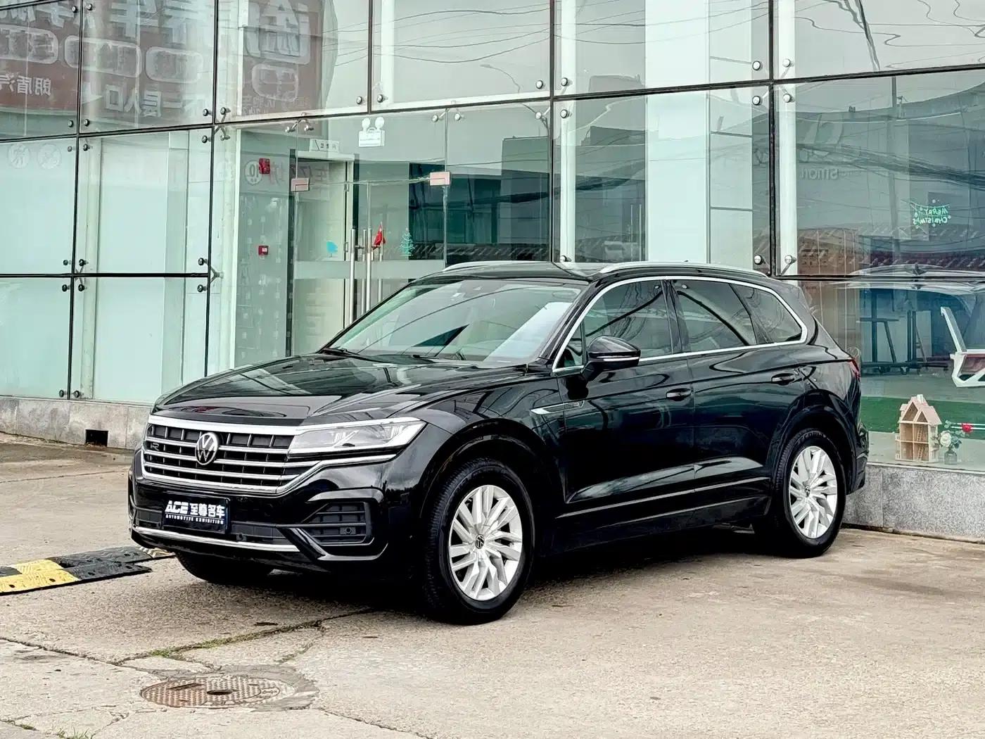 2023 Volkswagen Touareg 2.0TSI R-Line — миниатюра 1