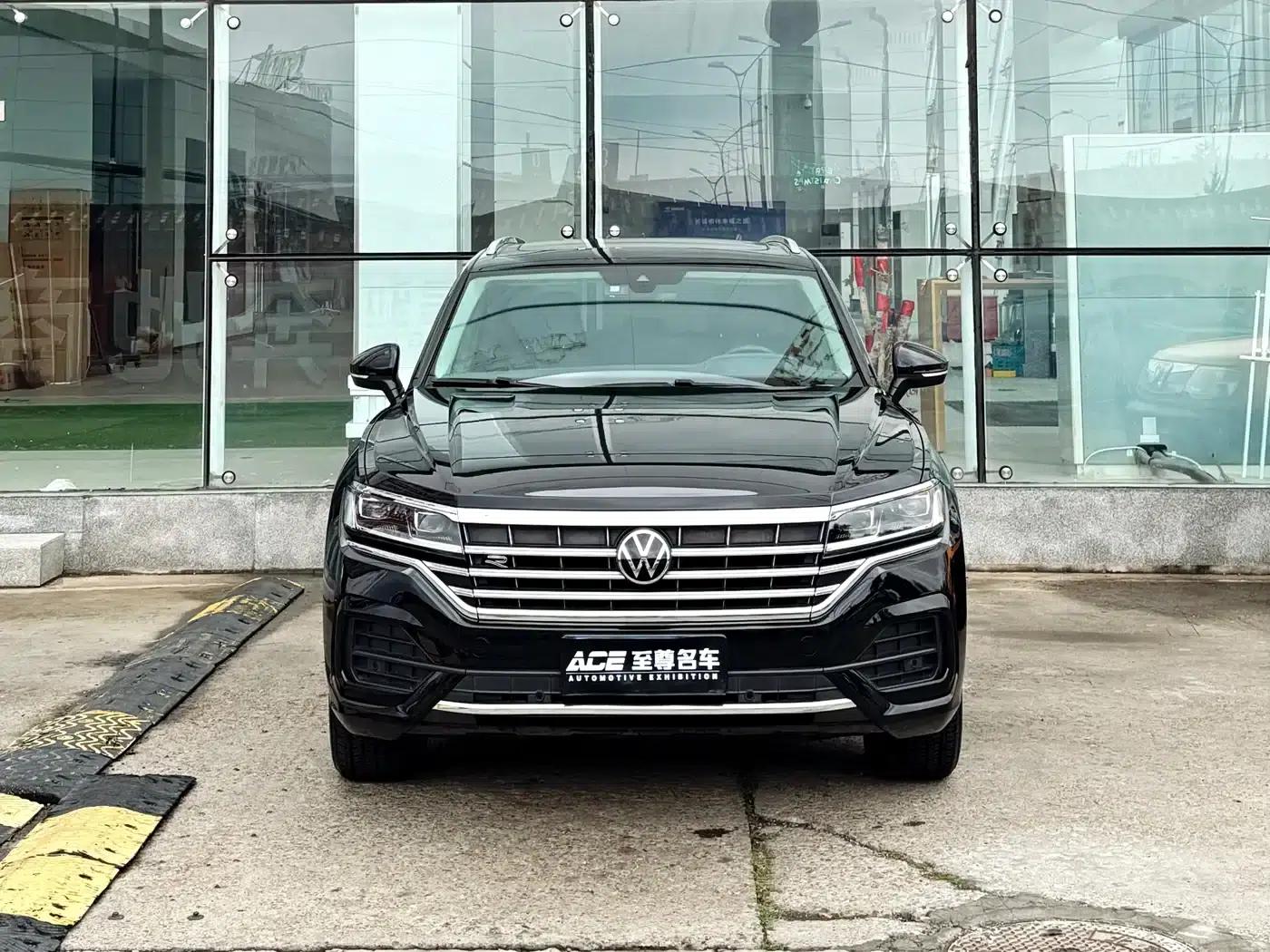 2023 Volkswagen Touareg 2.0TSI R-Line — миниатюра 2