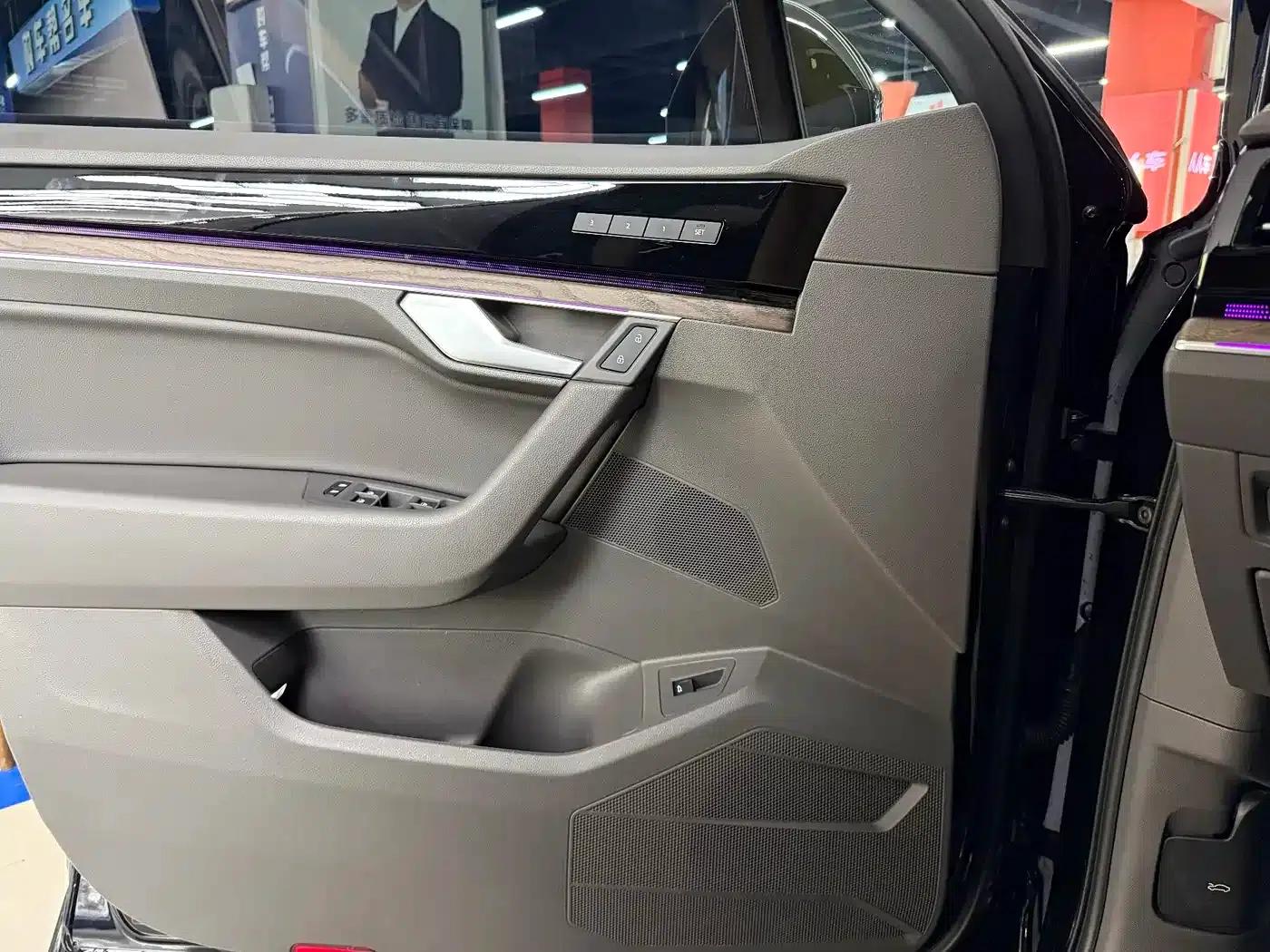 Touareg 2022 3.0TSI R-Line Classic Sport Package — миниатюра 13