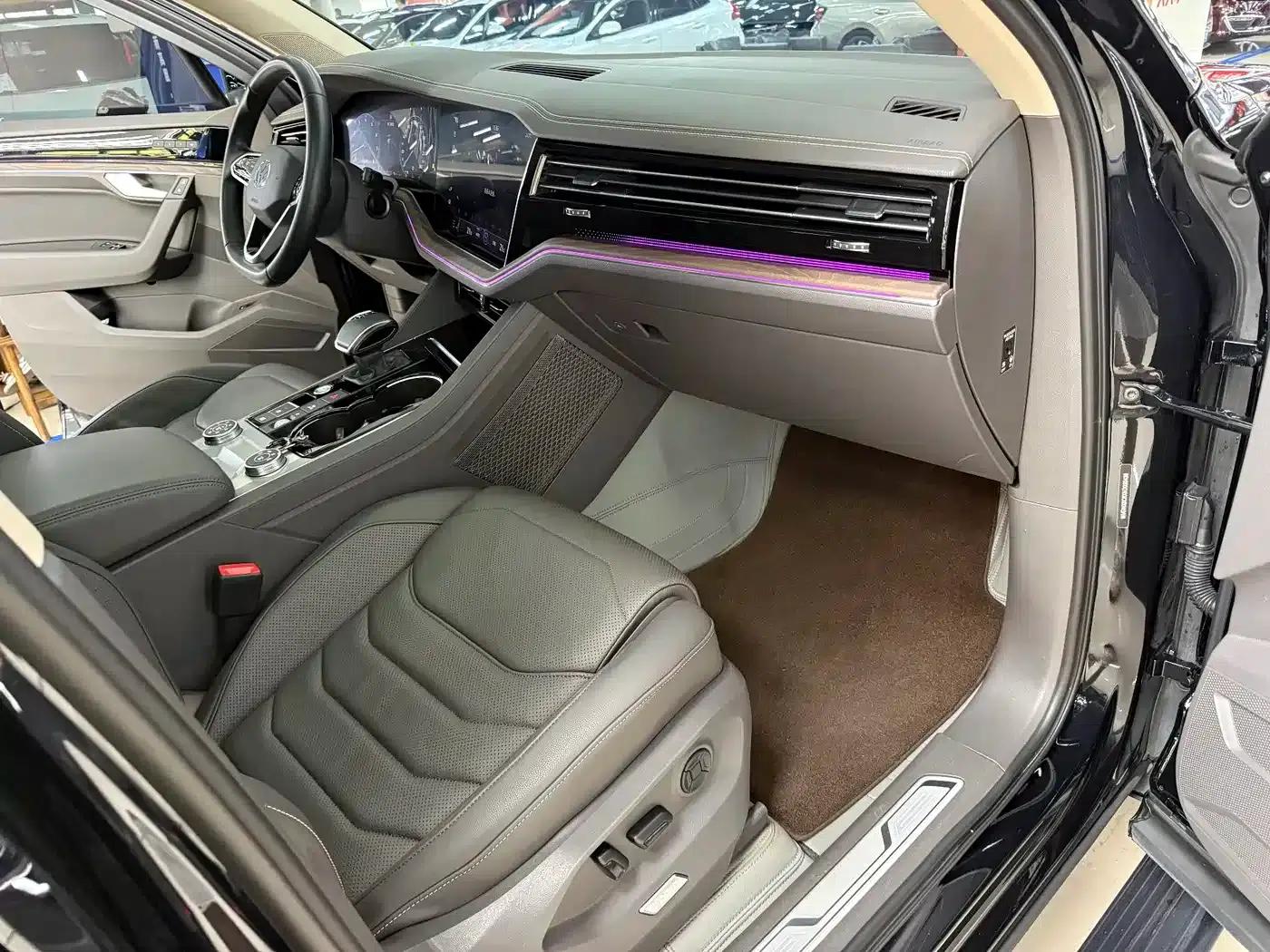 Touareg 2022 3.0TSI R-Line Classic Sport Package — миниатюра 8