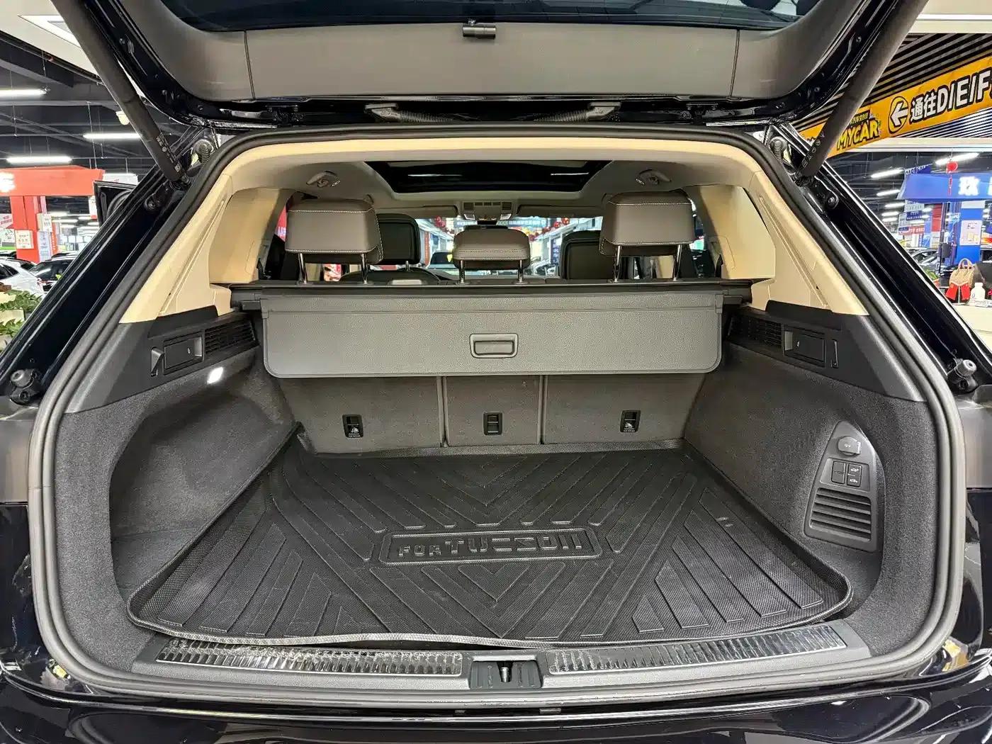 Touareg 2022 3.0TSI R-Line Classic Sport Package — миниатюра 9