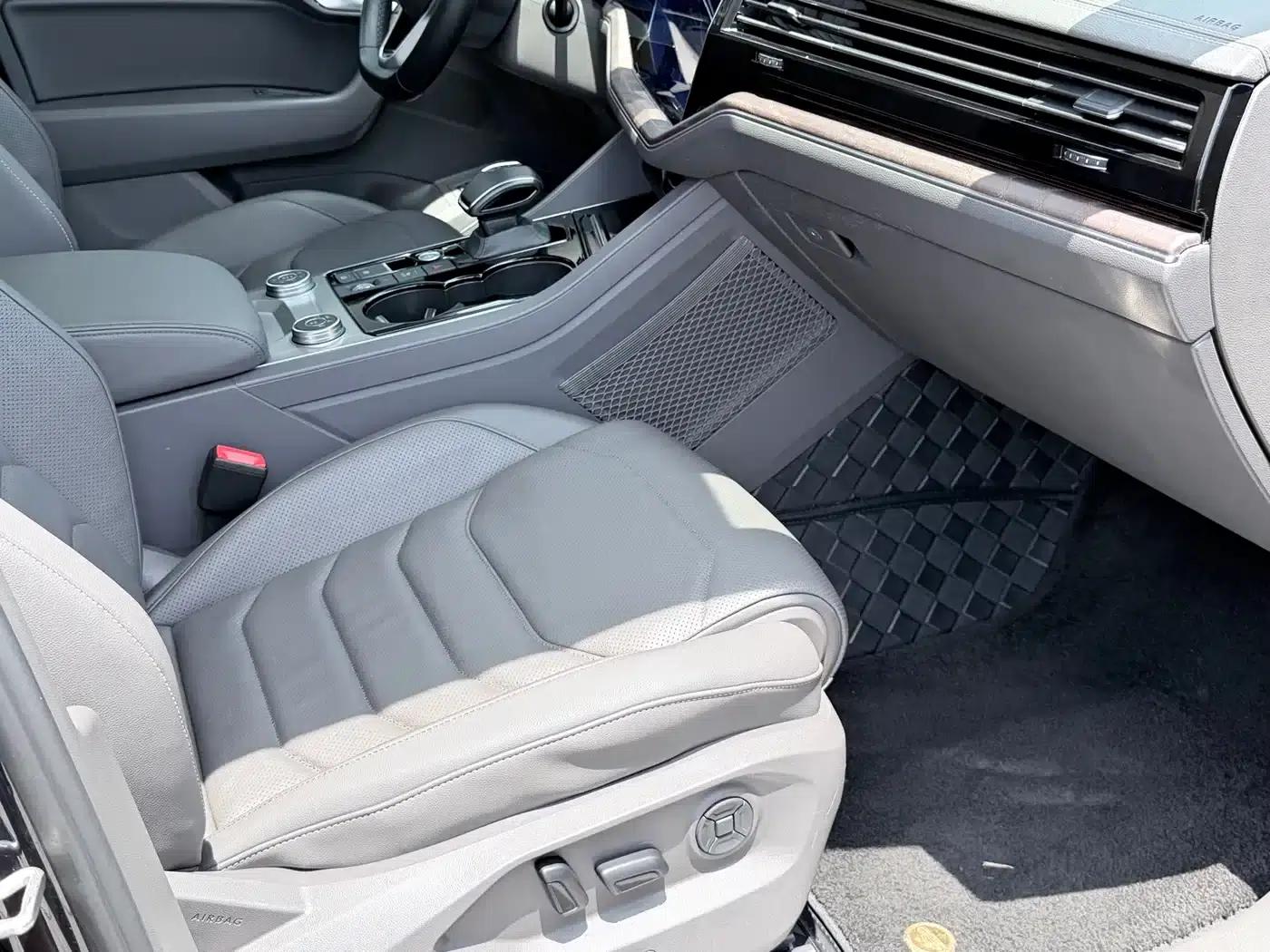 2021 Volkswagen Touareg 3.0TSI R-Line, Obsidian Black Sport Package — миниатюра 14