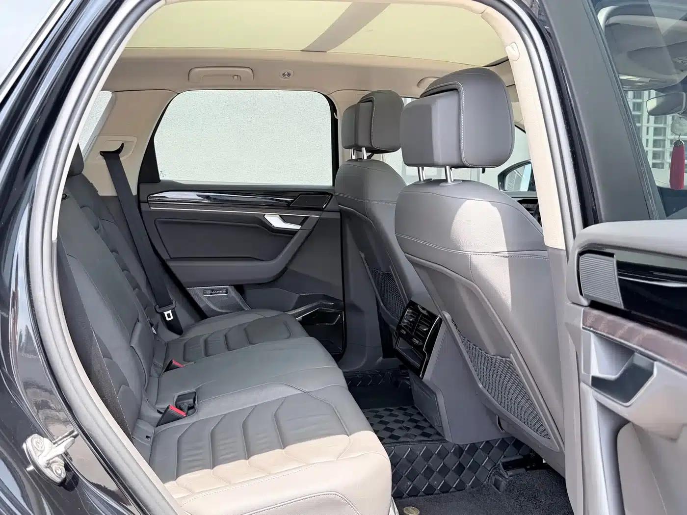 2021 Volkswagen Touareg 3.0TSI R-Line, Obsidian Black Sport Package — миниатюра 15