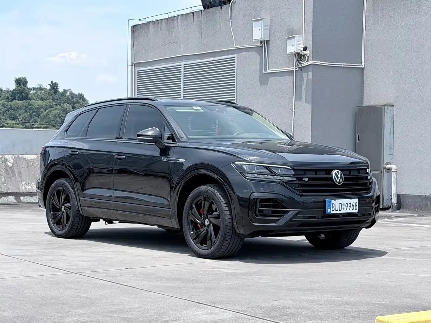 2021 Volkswagen Touareg 3.0TSI R-Line, Obsidian Black Sport Package — миниатюра 3