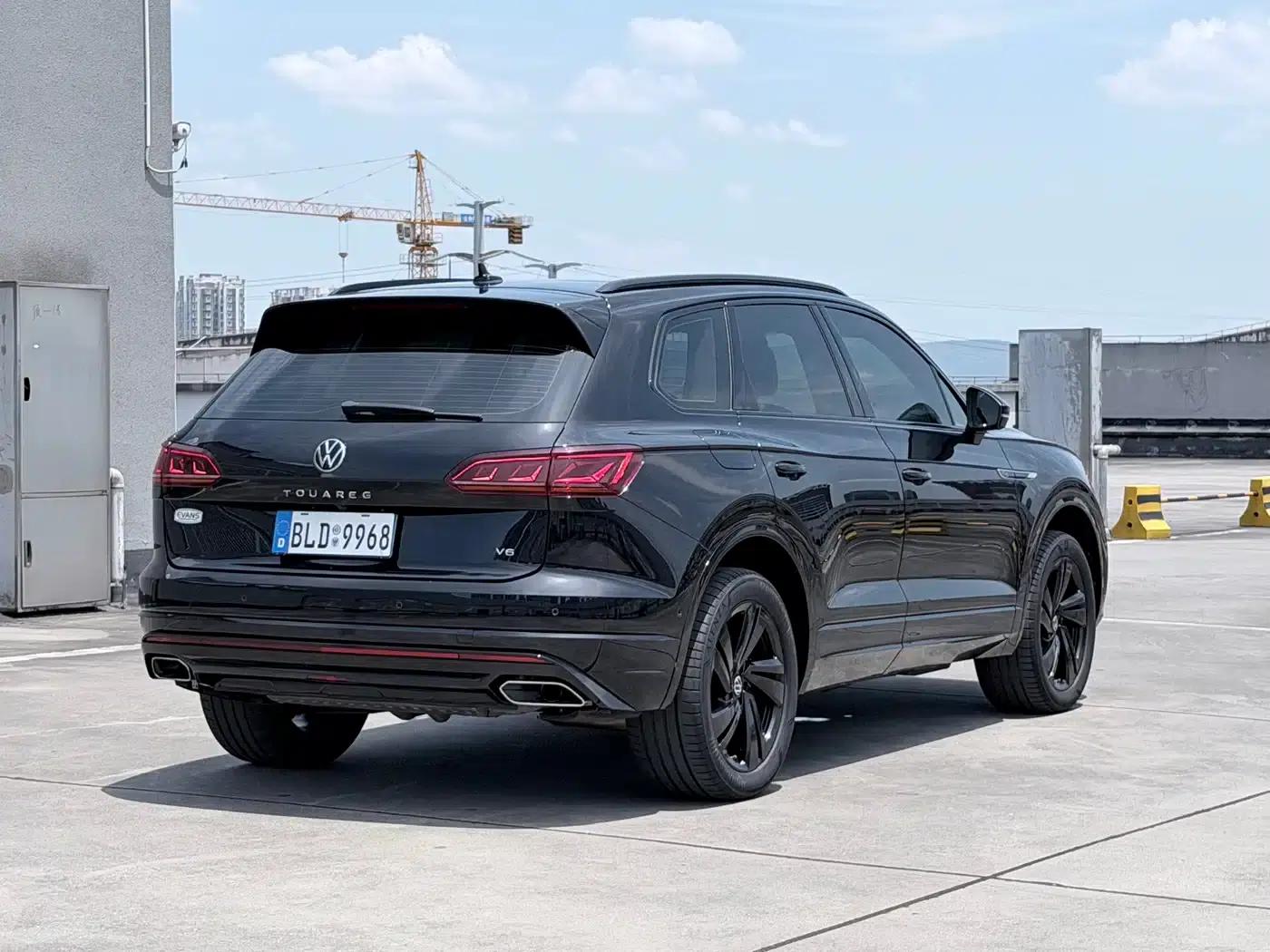 2021 Volkswagen Touareg 3.0TSI R-Line, Obsidian Black Sport Package — миниатюра 5
