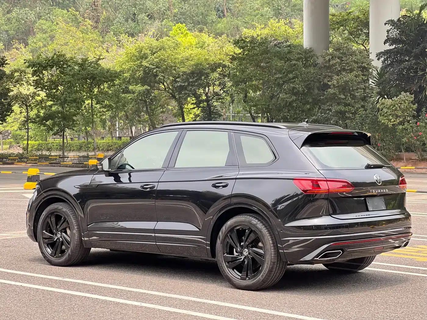 2021 Volkswagen Touareg 3.0TSI R-Line, Obsidian Black Sport Package — миниатюра 3