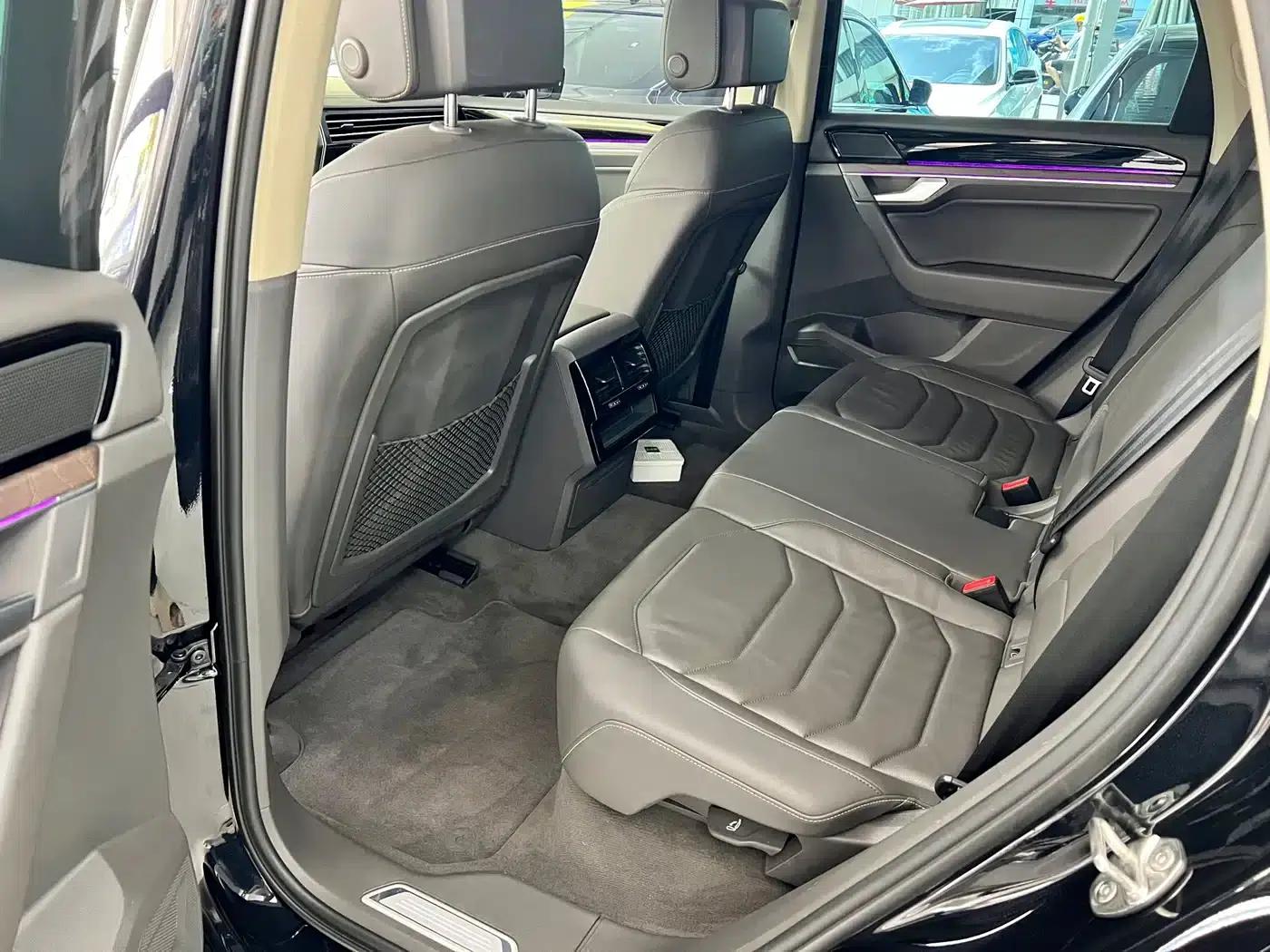 2021 Volkswagen Touareg 3.0TSI R-Line, Obsidian Black Sport Package — миниатюра 9