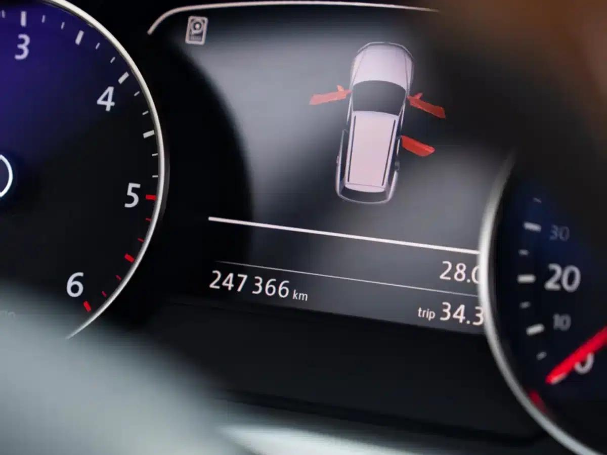 Touareg 2011 3.0TDI Diesel High-Spec Model — миниатюра 14