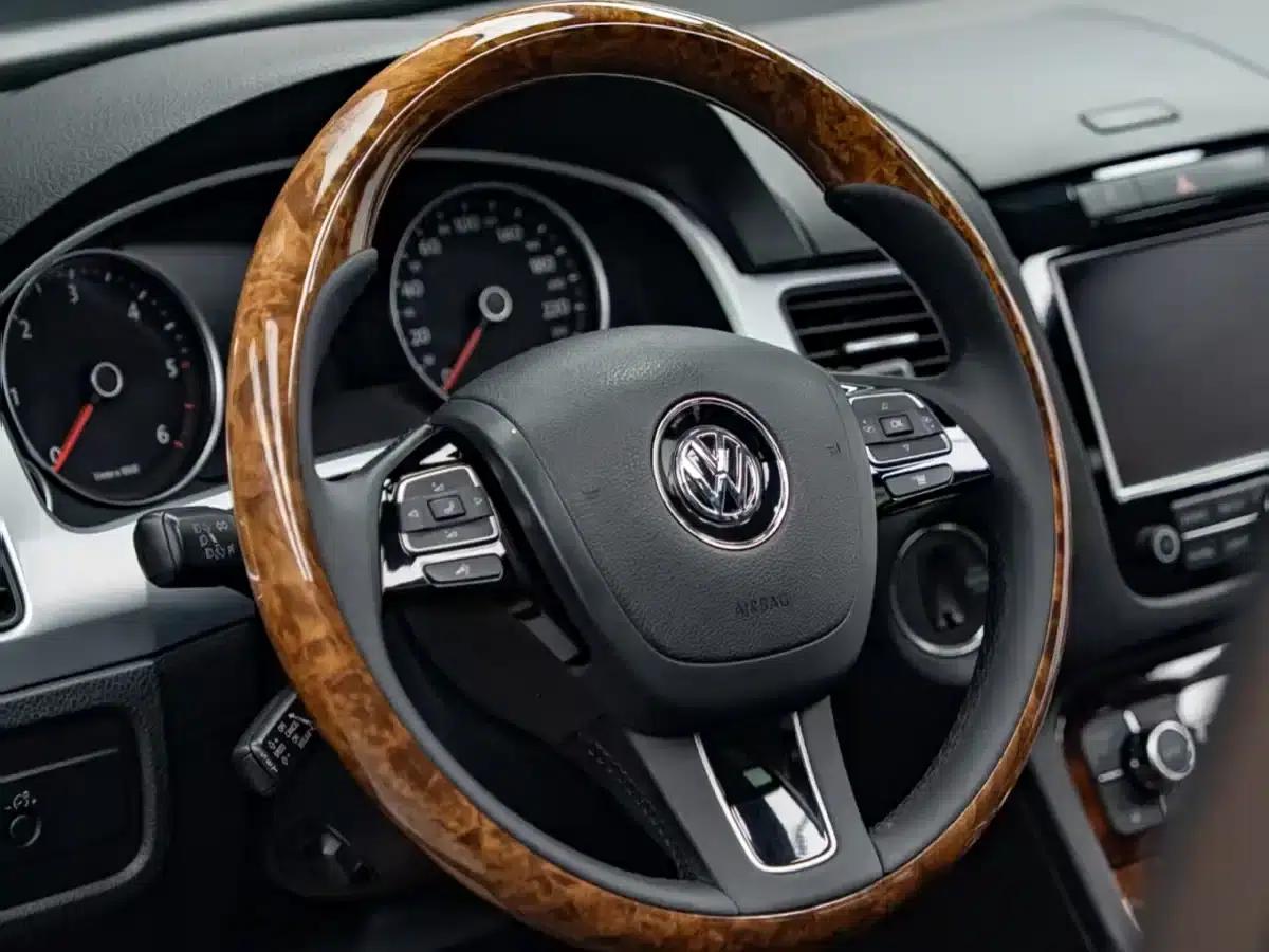 Touareg 2011 3.0TDI Diesel High-Spec Model — миниатюра 8