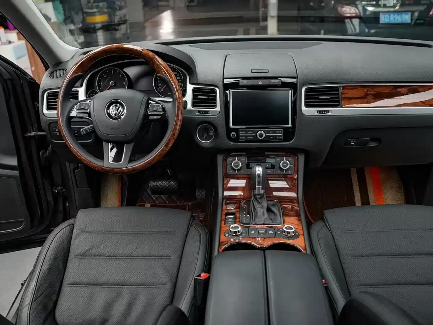 Touareg 2011 3.0TDI Diesel High-Spec Model — миниатюра 10