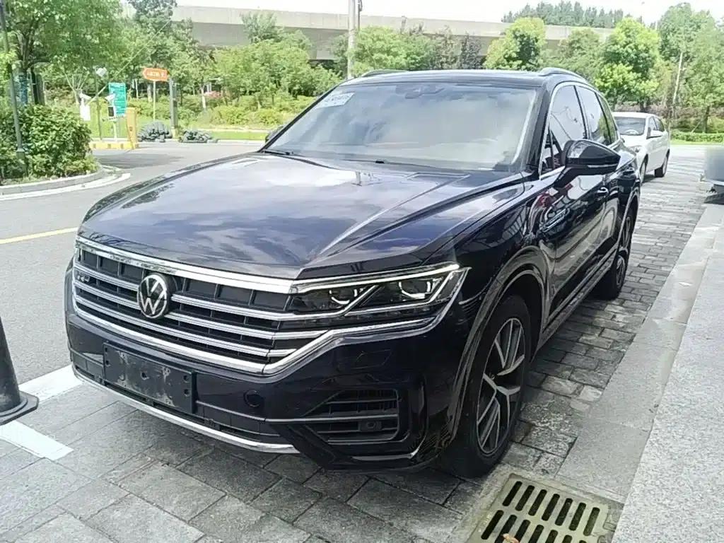 Touareg 2021 3.0TSI R-Line Classic Sport Package — миниатюра 2