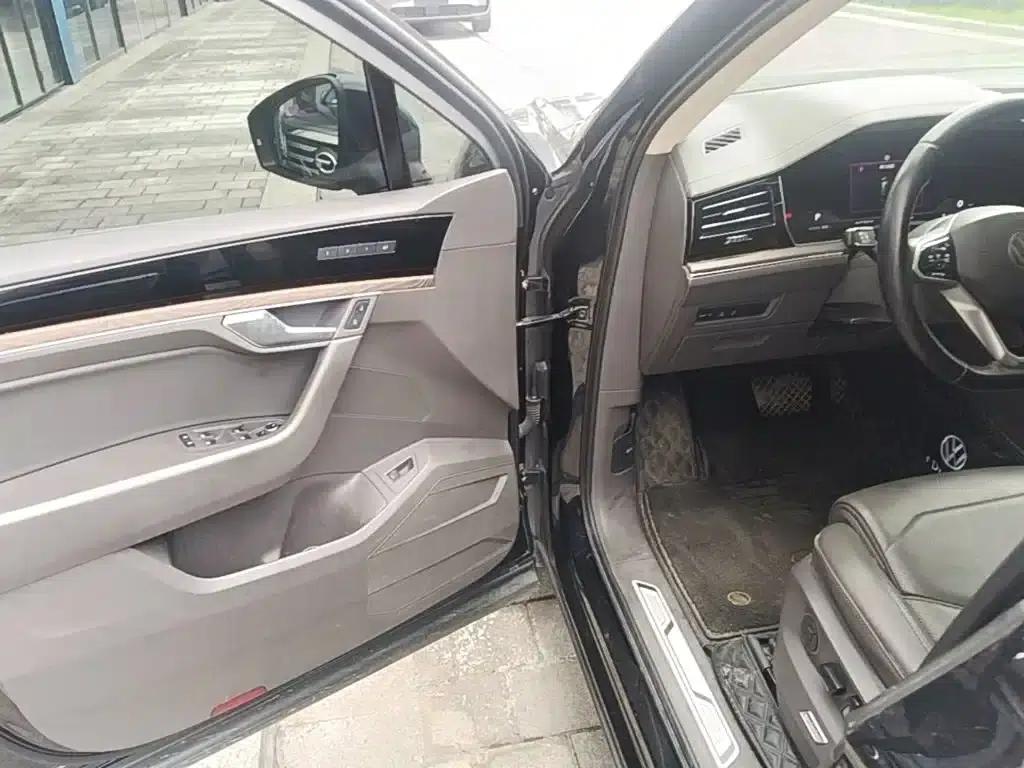 Touareg 2021 3.0TSI R-Line Classic Sport Package — миниатюра 16