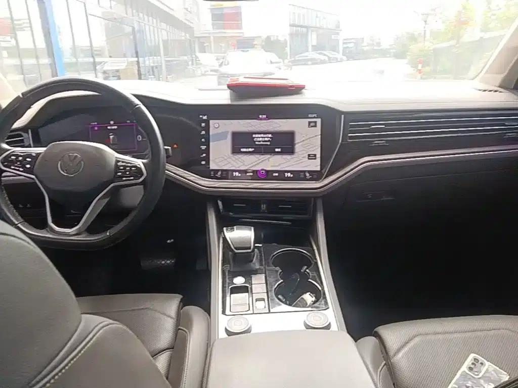 Touareg 2021 3.0TSI R-Line Classic Sport Package — миниатюра 10