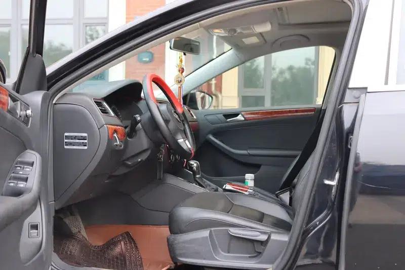 2014 Volkswagen Sagitar 1.6L Automatic Comfort Model — миниатюра 8