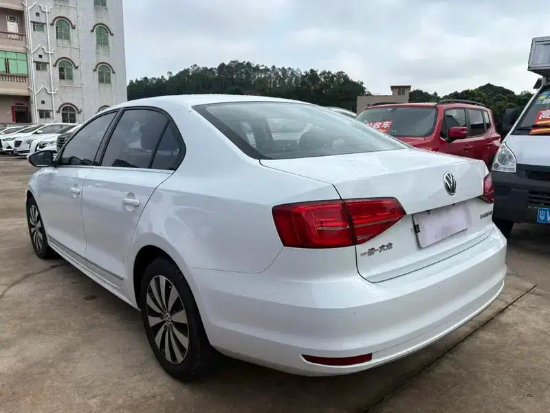 2017 Volkswagen Sagitar 1.6L Automatic Comfort Edition — миниатюра 4