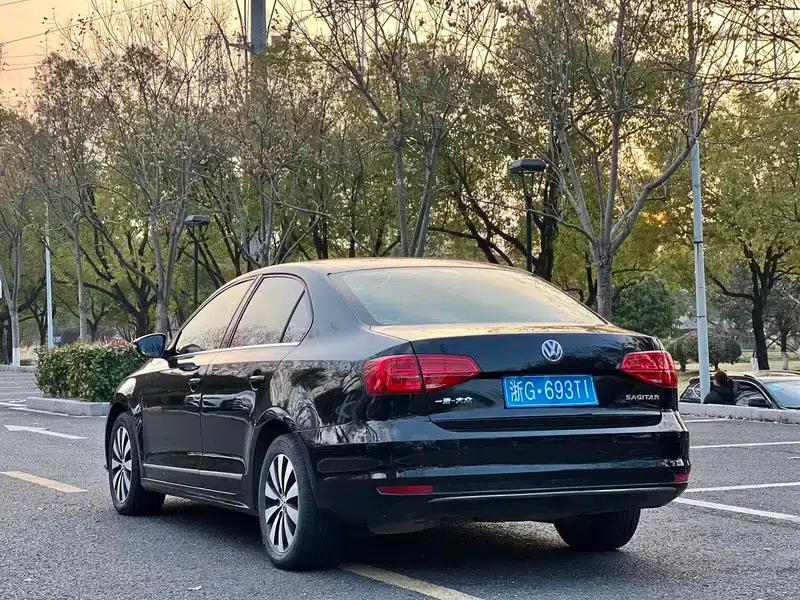 2018 Volkswagen Sagitar 1.6L Automatic Comfort Model — миниатюра 4