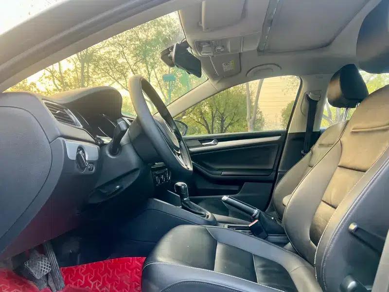 2018 Volkswagen Sagitar 1.6L Automatic Comfort Model — миниатюра 9