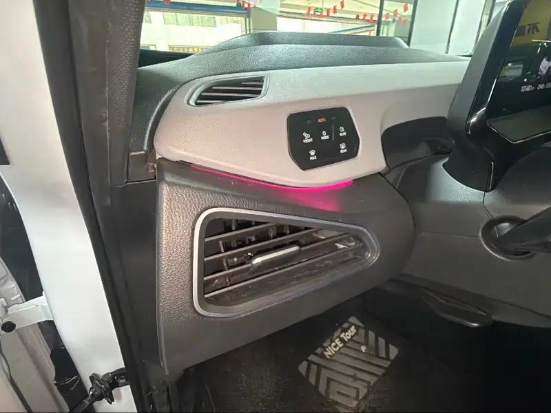 Volkswagen ID.3 2022 Intelligent Edition — миниатюра 13