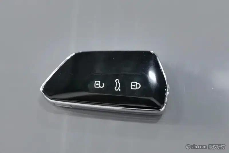 ID.4 CROZZ 2024 ID. Pure Limited Edition — миниатюра 6