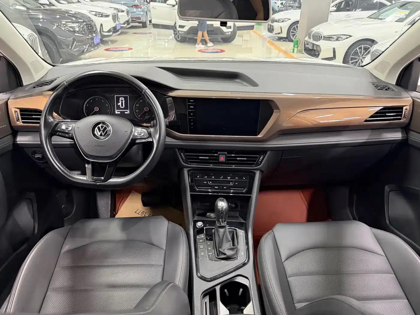 Tharu 2022 280TSI 2WD Luxury Edition — миниатюра 7