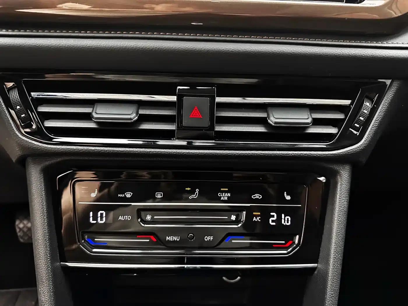 Tharu 2021 280TSI 2WD Luxury Edition PLUS — миниатюра 23