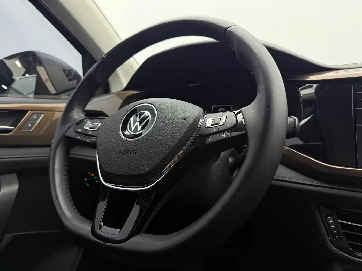 Tharu 2021 280TSI 2WD Luxury Edition PLUS — миниатюра 13