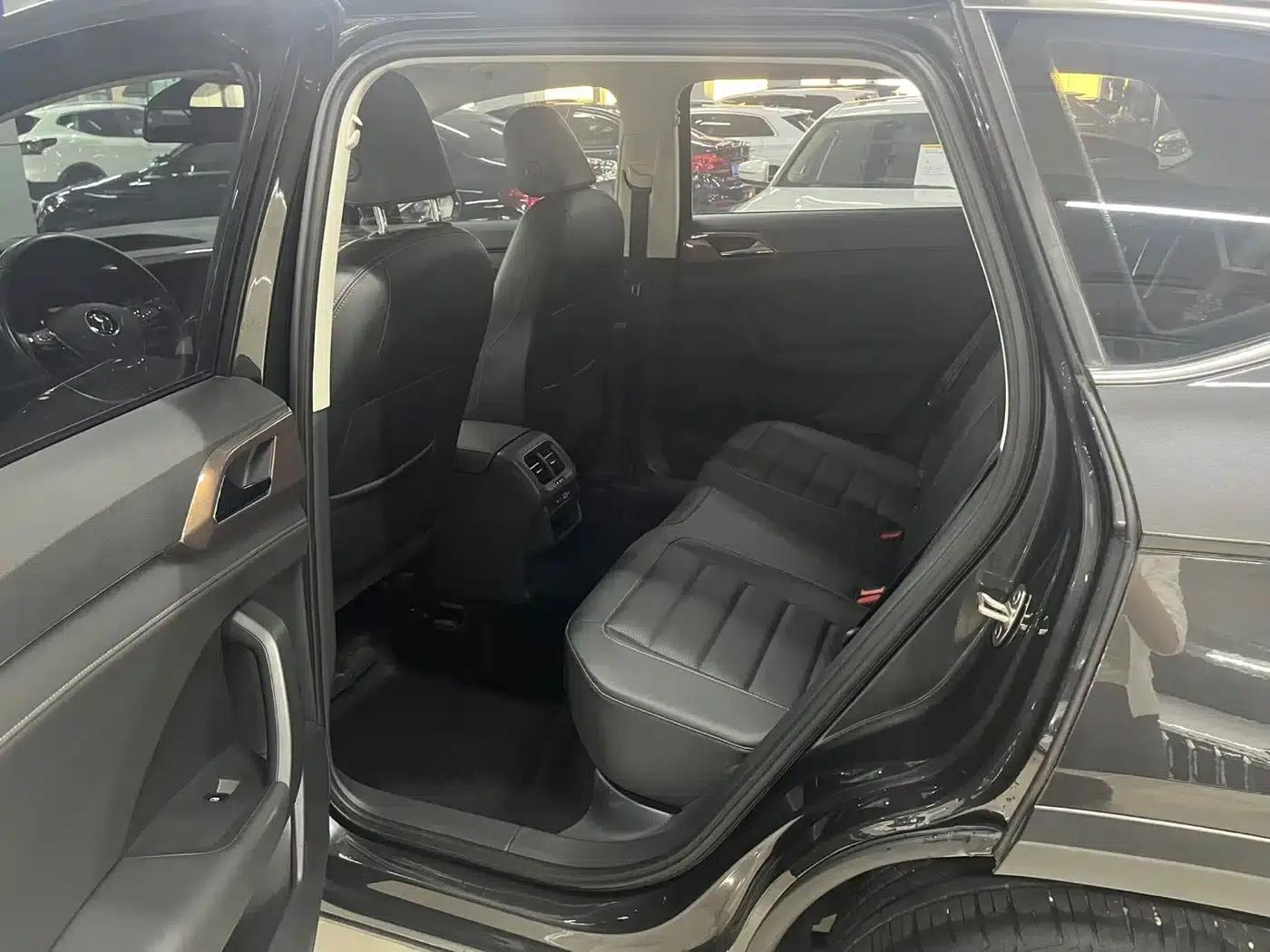 Tharu 2022 280TSI 2WD Luxury Edition — миниатюра 8