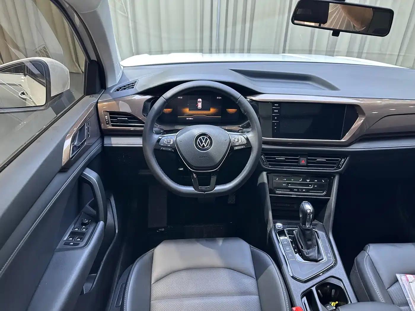 Tharu 2022 280TSI 2WD Luxury Edition — миниатюра 12