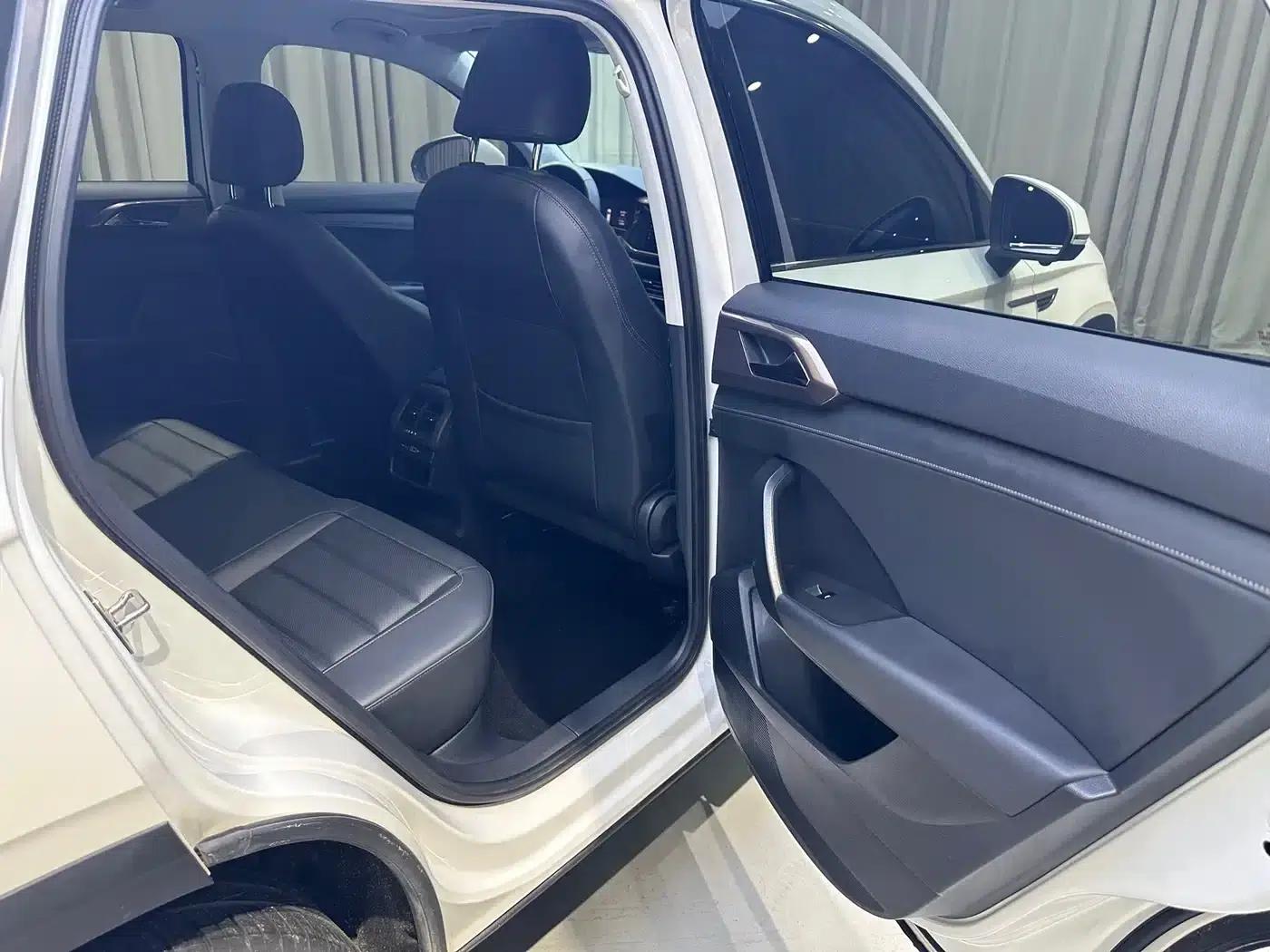 Tharu 2022 280TSI 2WD Luxury Edition — миниатюра 16