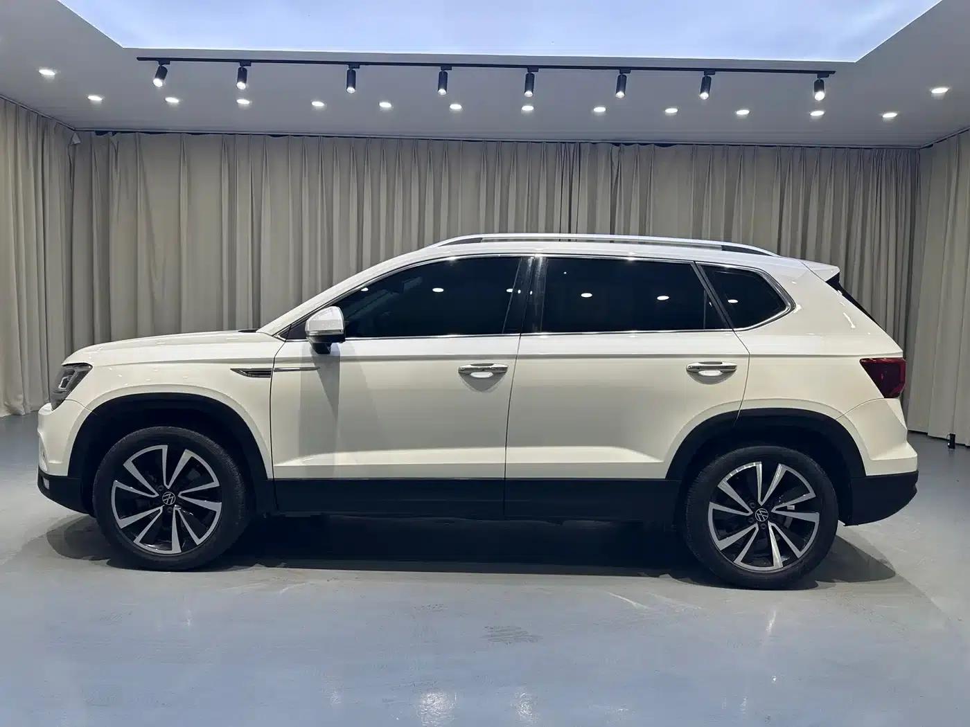Tharu 2022 280TSI 2WD Luxury Edition — миниатюра 4