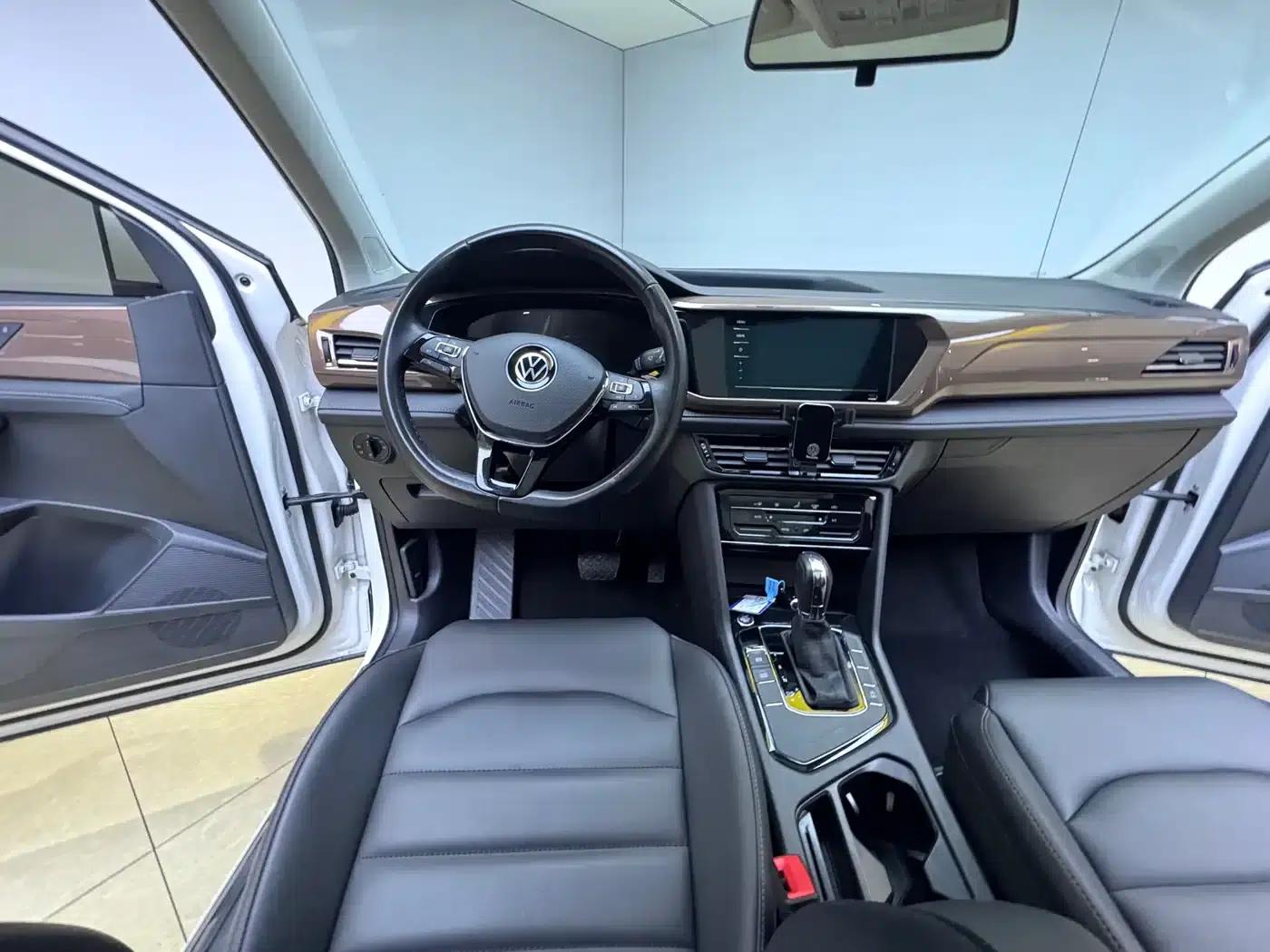 Tharu 2022 280TSI 2WD Comfort Edition — миниатюра 9