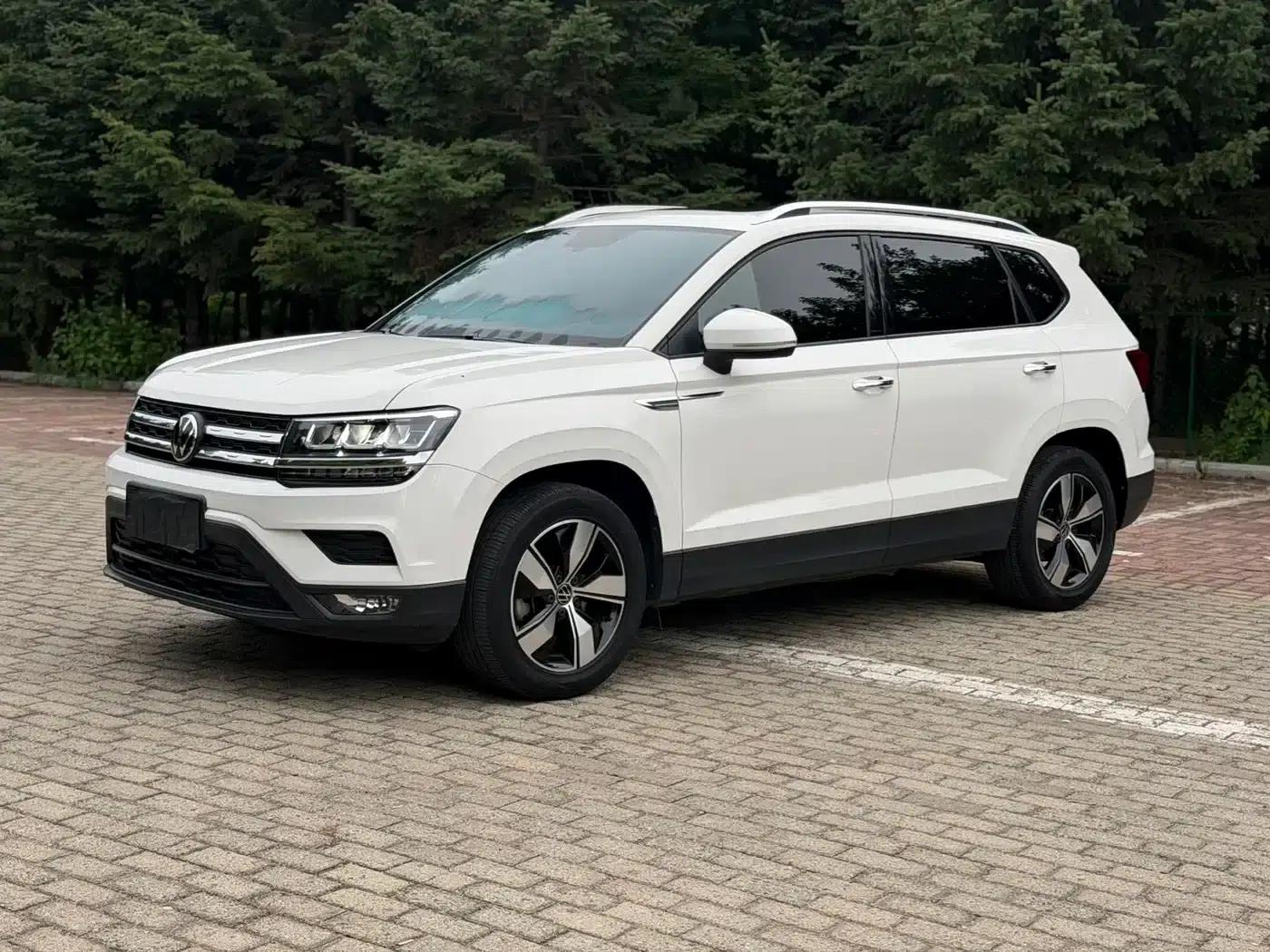Tharu 2022 280TSI 2WD Luxury Edition — миниатюра 1