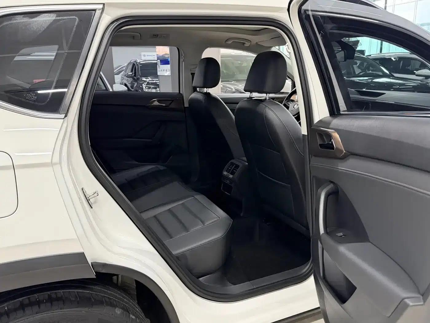 Tharu 2022 280TSI 2WD Luxury Edition — миниатюра 13
