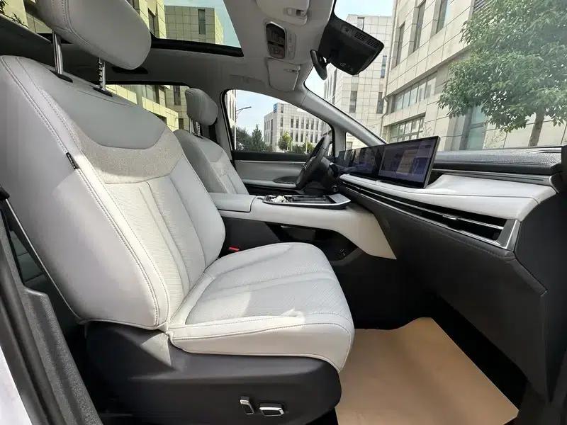 Maxus G70 2024 2.0T Automatic Flagship Edition 7-Seater — миниатюра 17