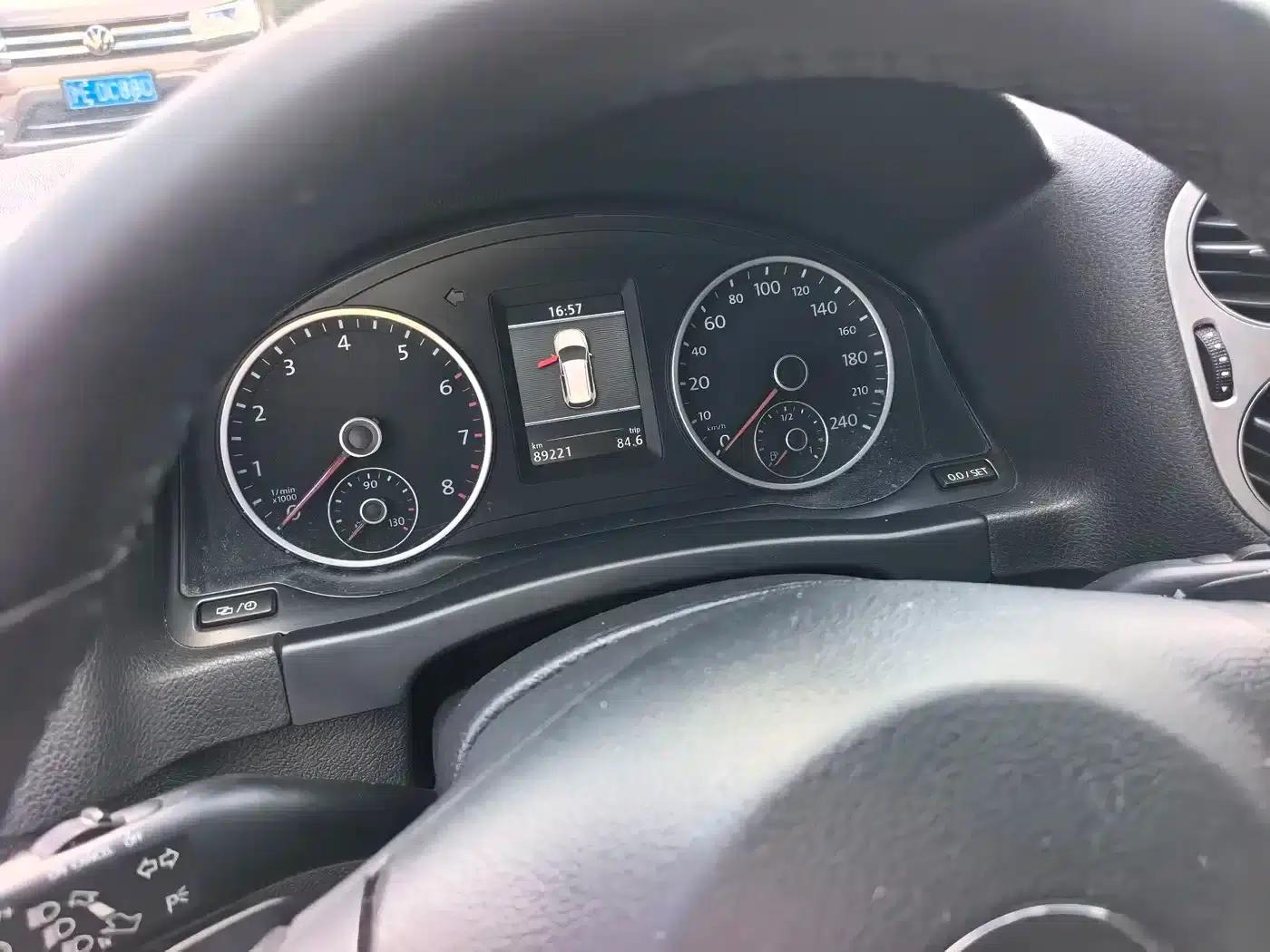 Tiguan 2013 1.8TSI Automatic 2WD Luxury — миниатюра 19
