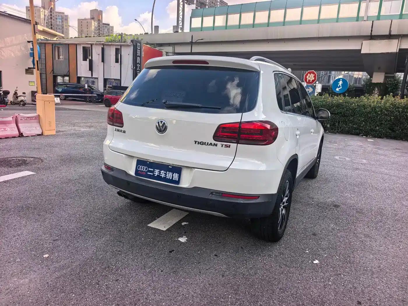 Tiguan 2013 1.8TSI Automatic 2WD Luxury — миниатюра 3