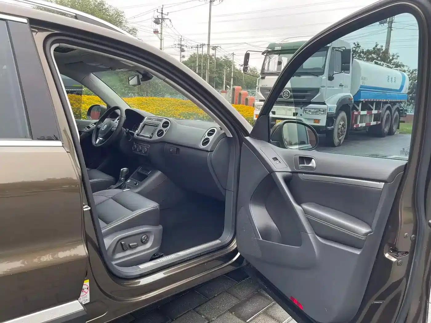 2016 Volkswagen Tiguan 300TSI Automatic 4WD Luxury Edition — миниатюра 14