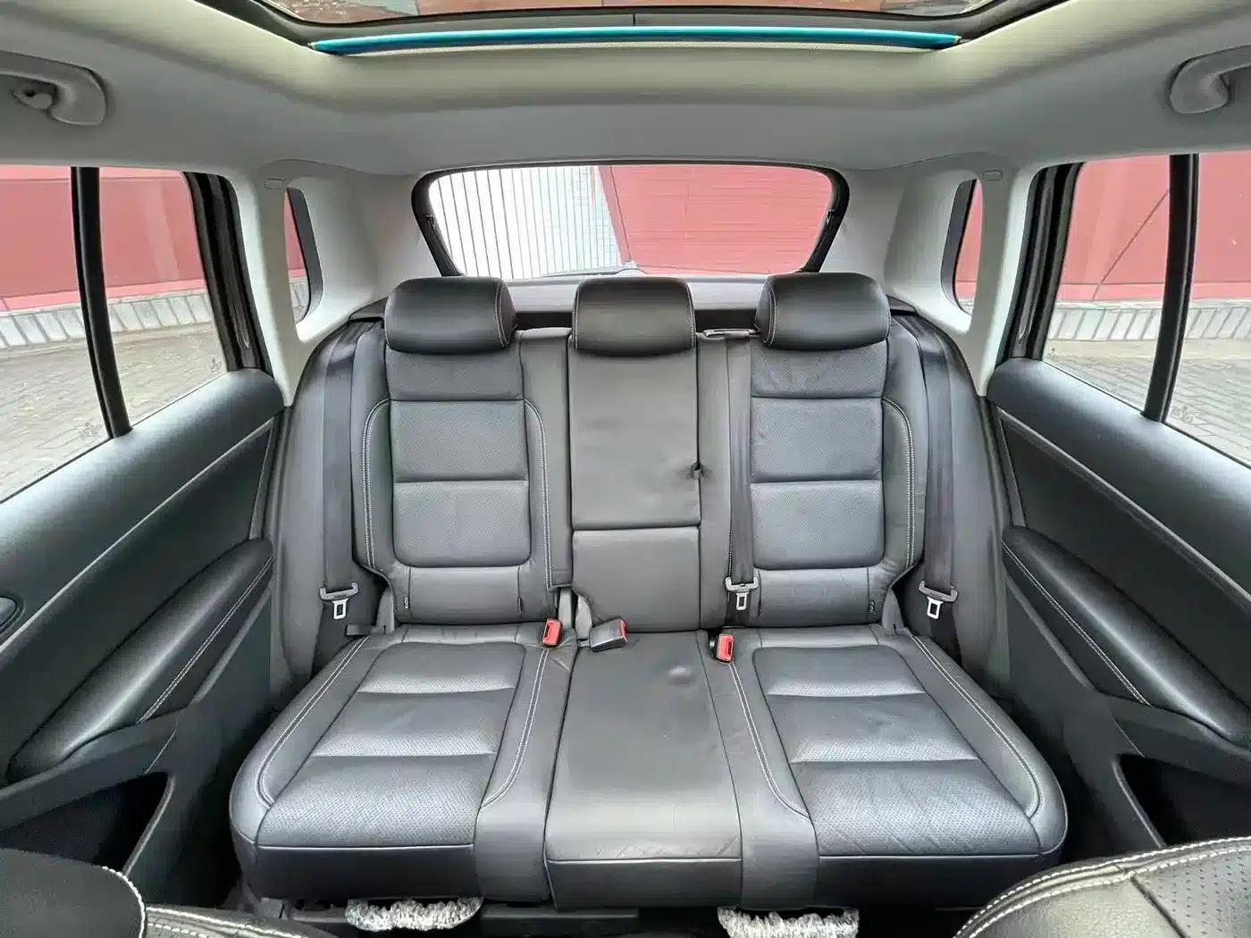2016 Volkswagen Tiguan 300TSI Automatic 4WD Luxury Edition — миниатюра 17