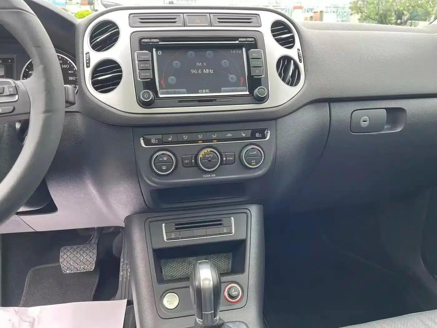2016 Volkswagen Tiguan 300TSI Automatic 4WD Luxury Edition — миниатюра 21