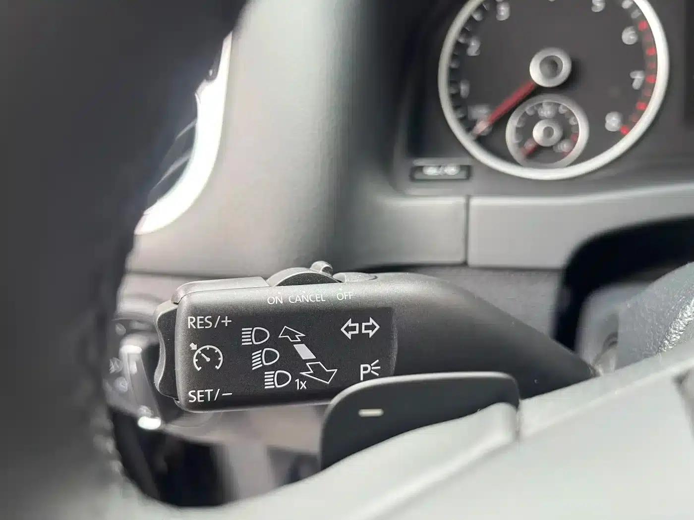2016 Volkswagen Tiguan 300TSI Automatic 4WD Luxury Edition — миниатюра 27