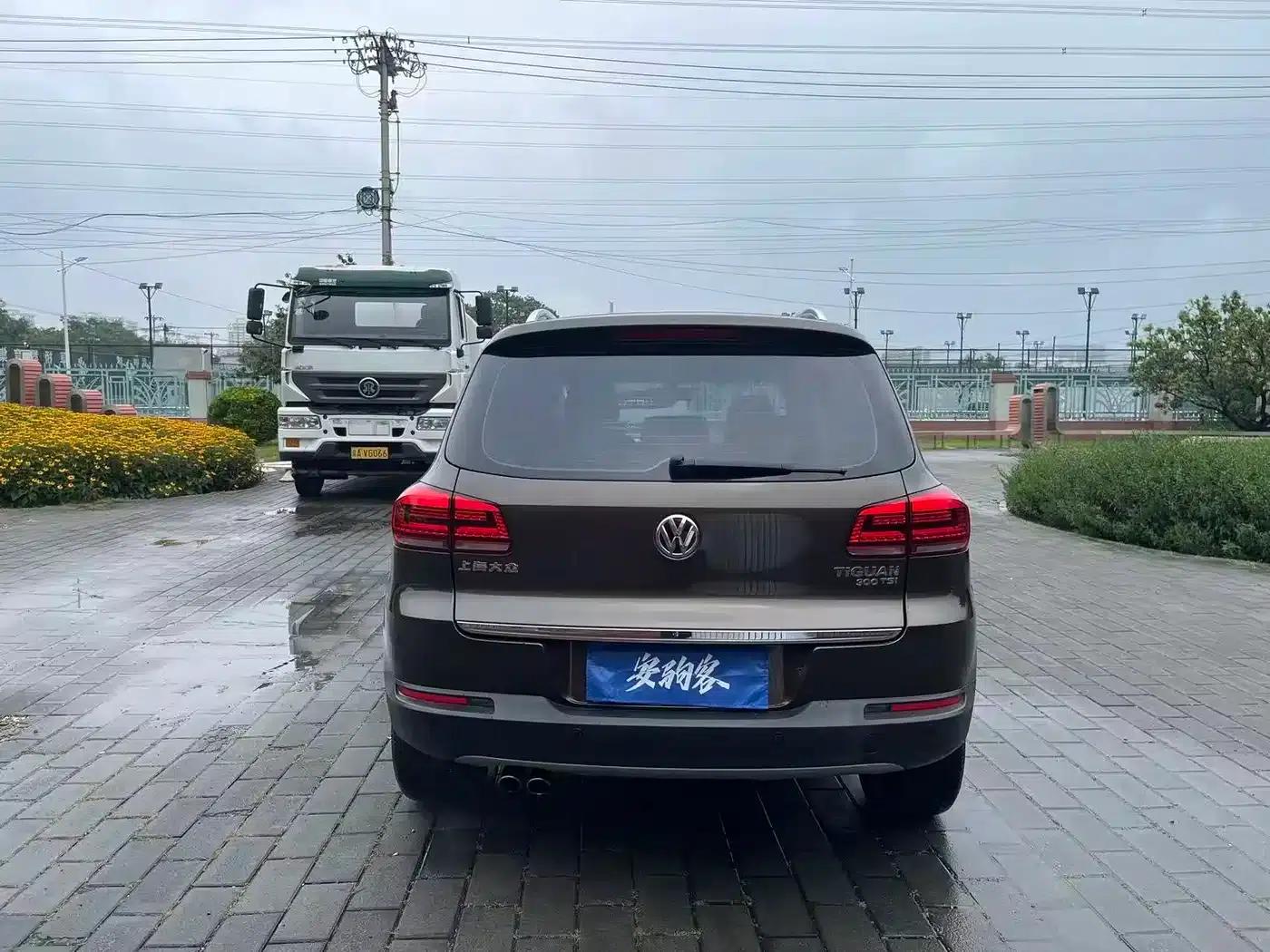 2016 Volkswagen Tiguan 300TSI Automatic 4WD Luxury Edition — миниатюра 7