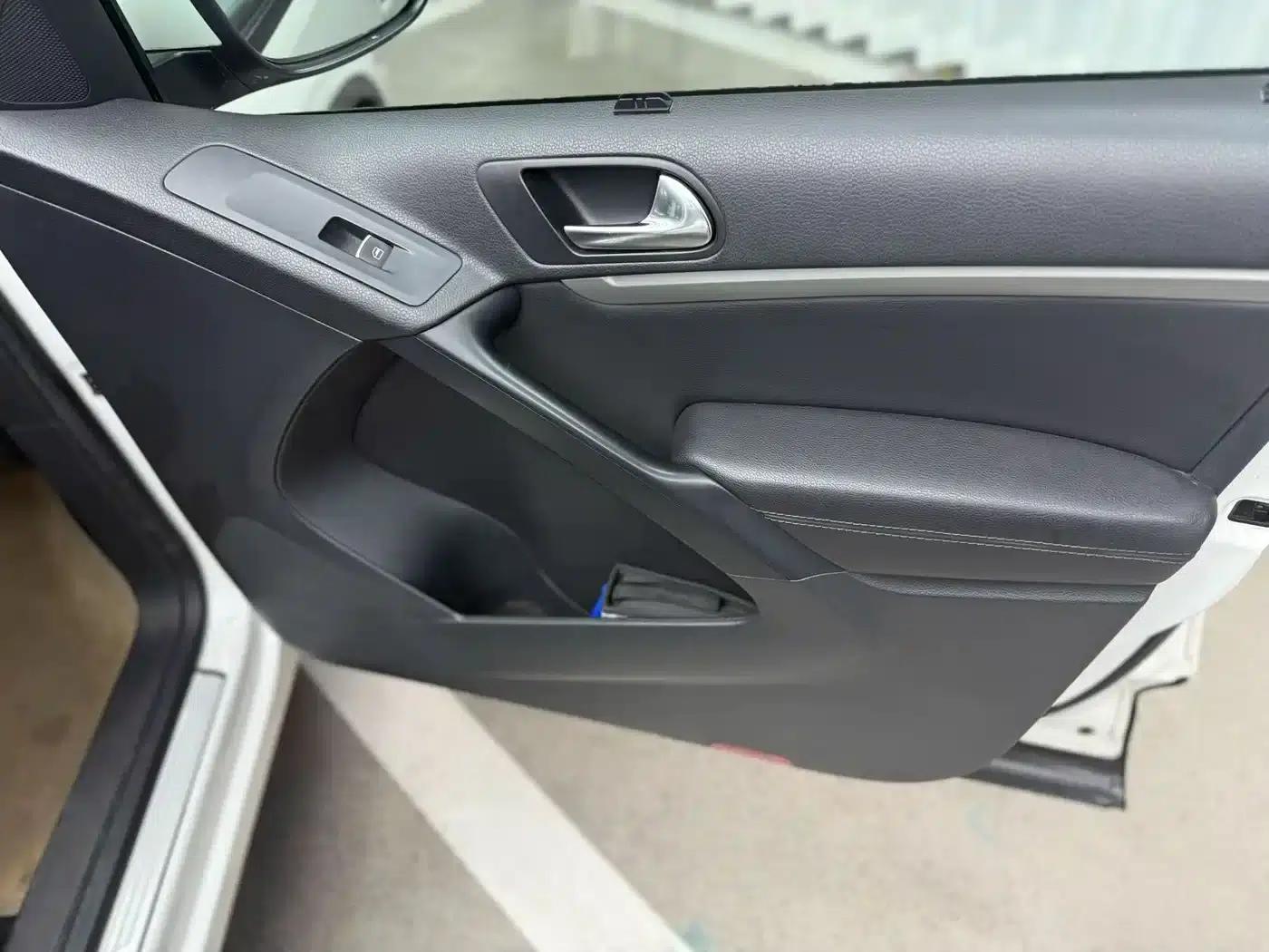 2013 Volkswagen Tiguan 1.8TSI Automatic 2WD Comfort Edition — миниатюра 7