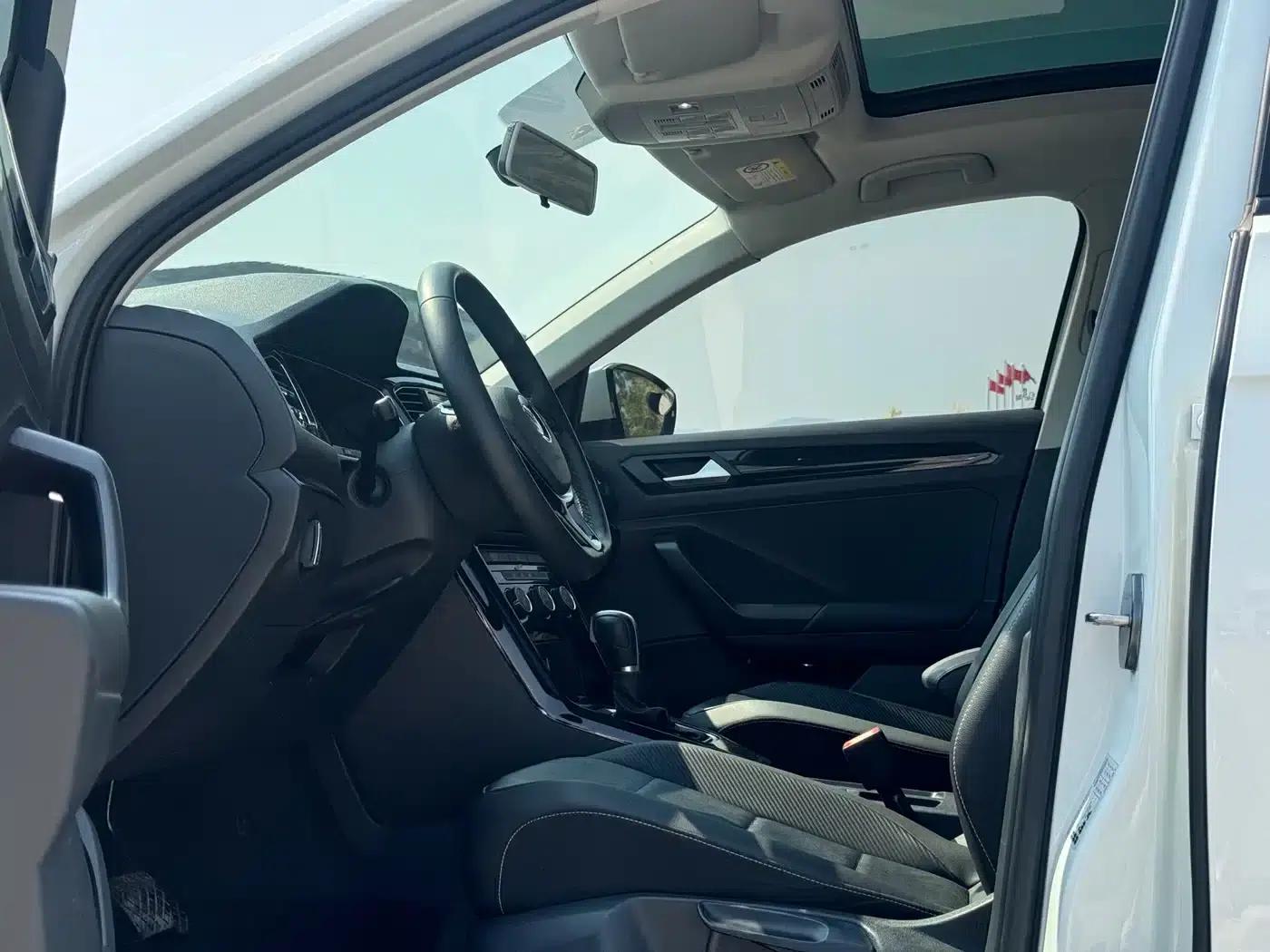 2018 T-ROC 280TSI DSG 2WD Comfort Model (National V Emission Standard) — миниатюра 5