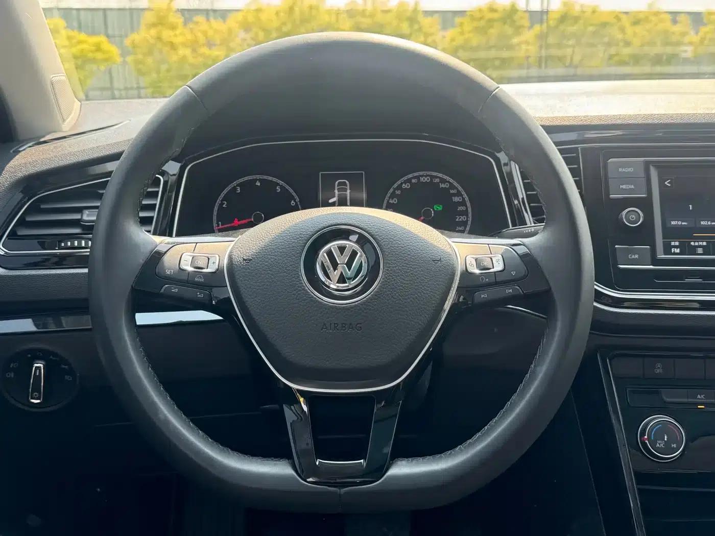2018 T-ROC 280TSI DSG 2WD Comfort Model (National V Emission Standard) — миниатюра 8