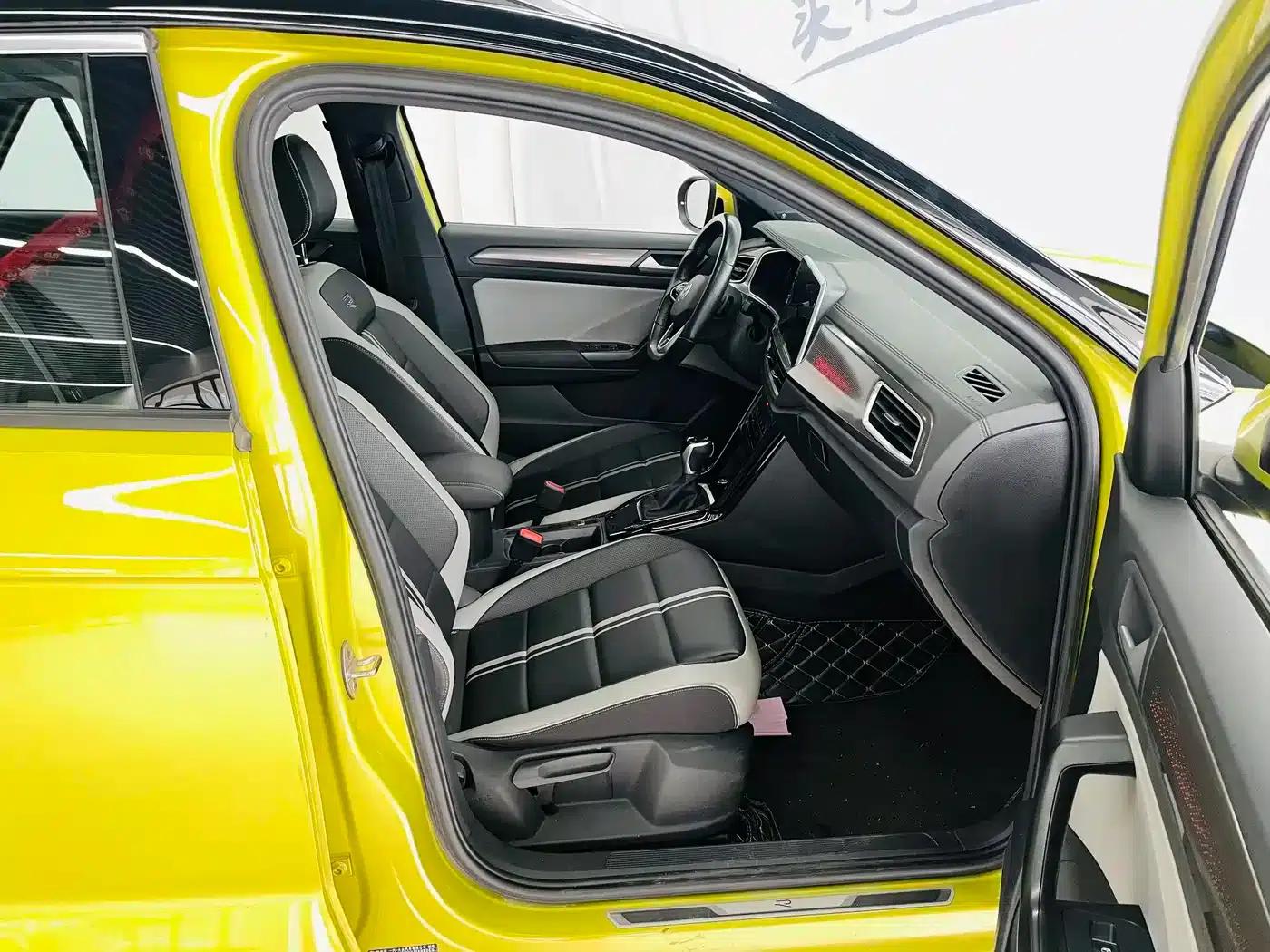 2023 T-ROC 300TSI DSG 2WD Starlight Edition — миниатюра 11