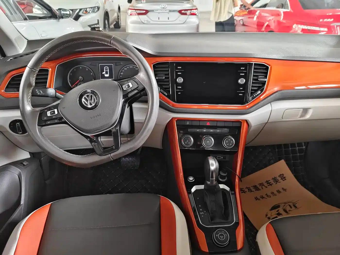 2018 T-ROC 280TSI DSG 4WD Comfort Model (National V Emission Standard) — миниатюра 3